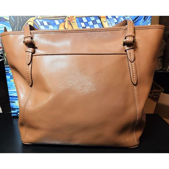 Coach Cross Grain Leather Shoulder Bag - EUC - Picture 2 of 11